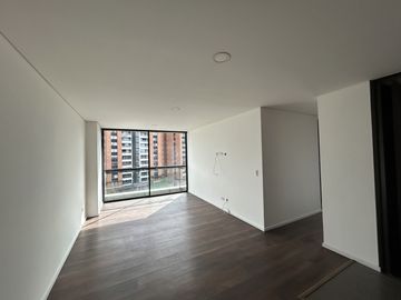 apartamento en arriendo en loma de las brujas. Cod A9434023