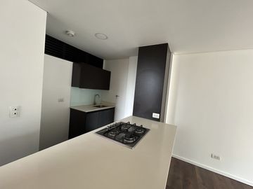 apartamento en arriendo en loma de las brujas. Cod A9434023