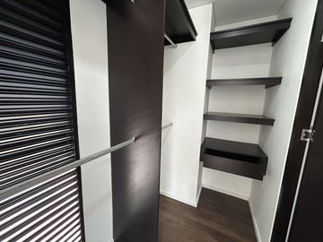 apartamento en arriendo en loma de las brujas. Cod A9434023