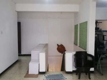 Rumah Masuk Komplek Belakang Universitas Esa Unggul