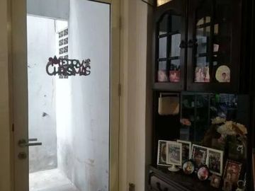 Rumah Masuk Komplek Belakang Universitas Esa Unggul