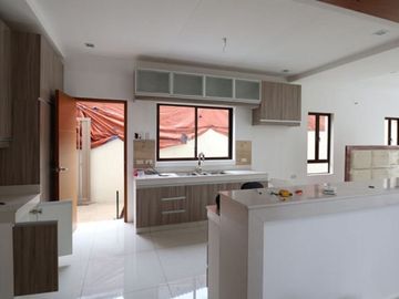 Ready to Move in House in Filinvest for sale at 30M PH1168