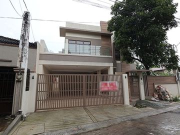 Ready to Move in House in Filinvest for sale at 30M PH1168