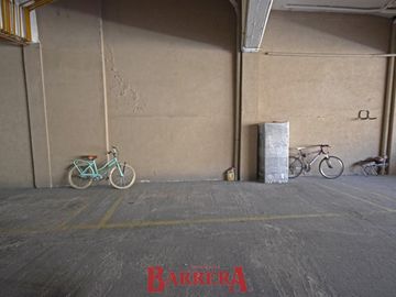 Depto tipo Duplex con coch y baul frente a plaza Zarraga