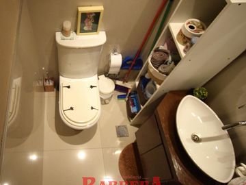 Depto tipo Duplex con coch y baul frente a plaza Zarraga