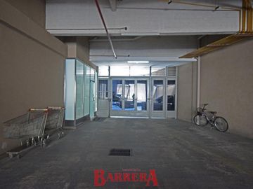 Depto tipo Duplex con coch y baul frente a plaza Zarraga
