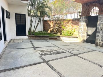 CASA EN VENTA A 3 MIN. DEL ZOCALO DE YAUTEPEC, MORELOS.