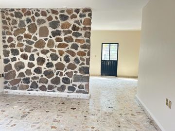 CASA EN VENTA A 3 MIN. DEL ZOCALO DE YAUTEPEC, MORELOS.