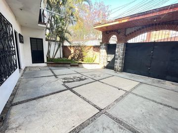 CASA EN VENTA A 3 MIN. DEL ZOCALO DE YAUTEPEC, MORELOS.
