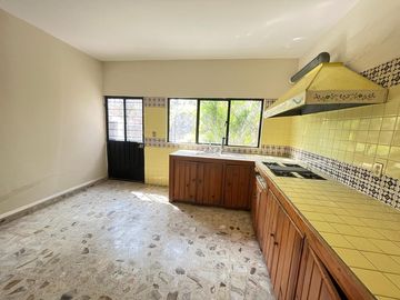 CASA EN VENTA A 3 MIN. DEL ZOCALO DE YAUTEPEC, MORELOS.