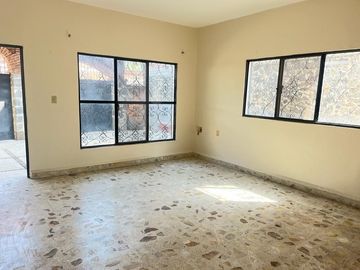 CASA EN VENTA A 3 MIN. DEL ZOCALO DE YAUTEPEC, MORELOS.