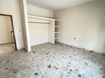 CASA EN VENTA A 3 MIN. DEL ZOCALO DE YAUTEPEC, MORELOS.