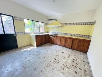 CASA EN VENTA A 3 MIN. DEL ZOCALO DE YAUTEPEC, MORELOS.