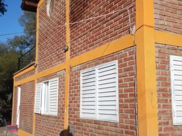CASA 3 AMBIENTES EN AMPLIO LOTE EN SAN LUIS VENDE O PERMUTA POR PROPIEDAD EN MAR DEL PLATA
