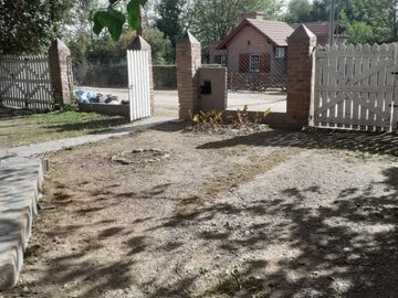 CASA 3 AMBIENTES EN AMPLIO LOTE EN SAN LUIS VENDE O PERMUTA POR PROPIEDAD EN MAR DEL PLATA