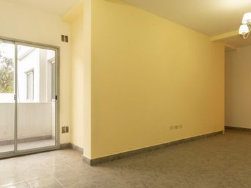 Departamento de 3 Ambientes en Monte Castro