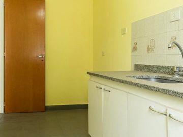 Departamento de 3 Ambientes en Monte Castro