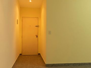 Departamento de 3 Ambientes en Monte Castro