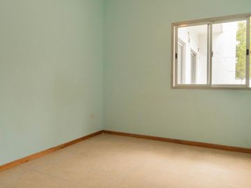 Departamento de 3 Ambientes en Monte Castro