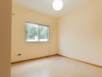 Departamento de 3 Ambientes en Monte Castro
