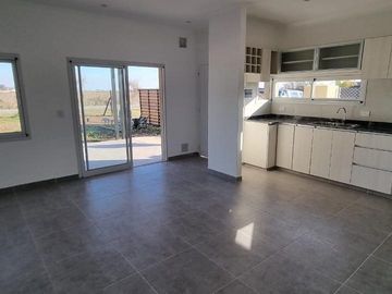 VENTA CASA 2 DORMITORIOS - FUNES TOWN- ESTRENAR