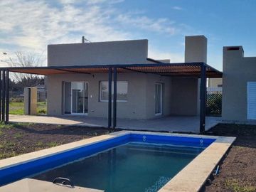 VENTA CASA 2 DORMITORIOS - FUNES TOWN- ESTRENAR