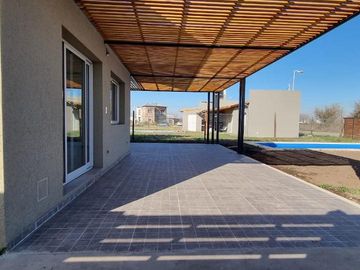 VENTA CASA 2 DORMITORIOS - FUNES TOWN- ESTRENAR