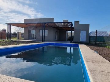 VENTA CASA 2 DORMITORIOS - FUNES TOWN- ESTRENAR