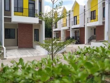 Rumah Eropa hrg Merakyat dkt Kopo Miko mall Bandung Katapang Cikampuy