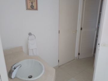 ACAPULCO DIAMANTE.  RESIDENCIAL PLAYA MAR  1 CON VISTA ENTERA AL MAR.