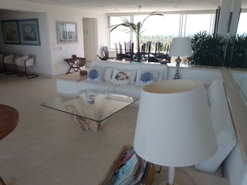 ACAPULCO DIAMANTE.  RESIDENCIAL PLAYA MAR  1 CON VISTA ENTERA AL MAR.
