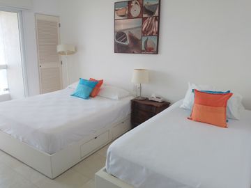 ACAPULCO DIAMANTE.  RESIDENCIAL PLAYA MAR  1 CON VISTA ENTERA AL MAR.