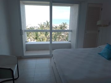 ACAPULCO DIAMANTE.  RESIDENCIAL PLAYA MAR  1 CON VISTA ENTERA AL MAR.