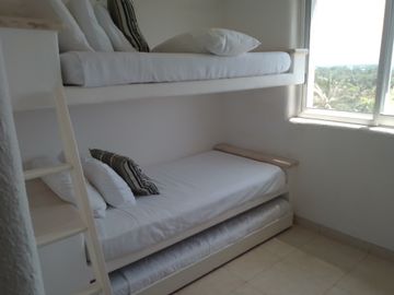 ACAPULCO DIAMANTE.  RESIDENCIAL PLAYA MAR  1 CON VISTA ENTERA AL MAR.
