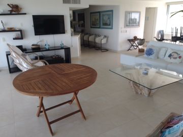ACAPULCO DIAMANTE.  RESIDENCIAL PLAYA MAR  1 CON VISTA ENTERA AL MAR.