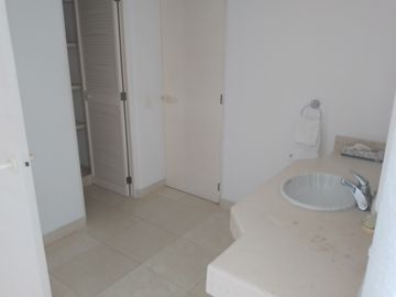 ACAPULCO DIAMANTE.  RESIDENCIAL PLAYA MAR  1 CON VISTA ENTERA AL MAR.