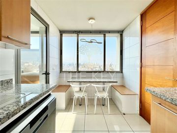 Departamento en Venta en Av. Américo Vespucio Norte - Candelaria Goyenechea