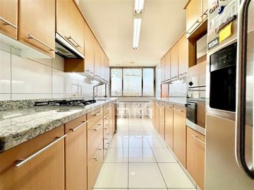 Departamento en Venta en Av. Américo Vespucio Norte - Candelaria Goyenechea