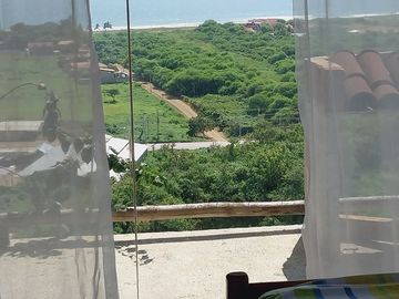 Puerto Lopez - Miramonti: Se Vende Casa en Zona Rural y Cerca del Mar en Puerto Lopez