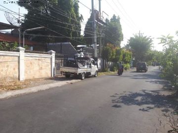 Rumah Raya Manyar, Murah, Siap Huni, Row Jalan 3 Mobil