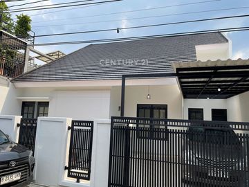 Disewakan Per Thn Rumah Bagus Strategis Di Dekat Bintaro Sektor 9