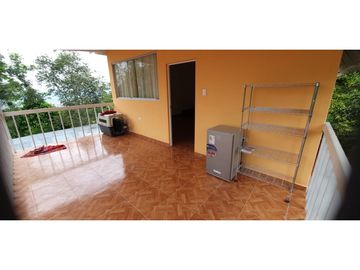 Casa de 5 niveles con preciosa vista y amoblada
