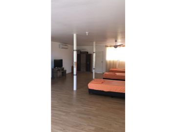 Casa de 5 niveles con preciosa vista y amoblada