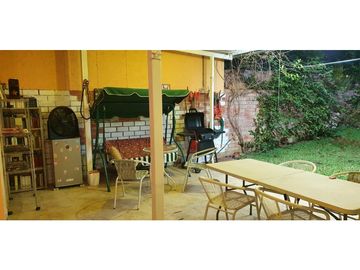 Casa de 5 niveles con preciosa vista y amoblada