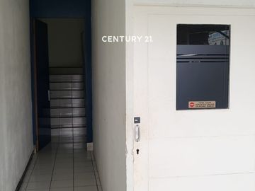 Ruko 3 Lantai  Letak Startegis  Di Jatiwaringin Bekasi Harga Nego