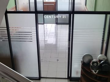 Ruko 3 Lantai  Letak Startegis  Di Jatiwaringin Bekasi Harga Nego