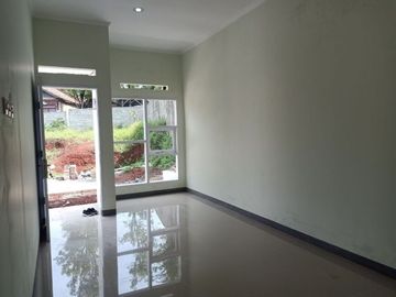 Rumah Nyaman Asri di Cileunyi Deket Gerbang Tol Cileunyi