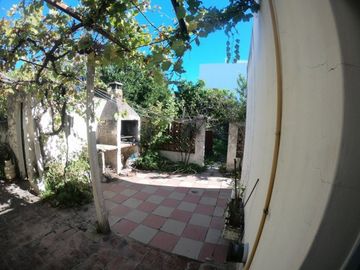 VENTA: CASA DE 2 DORMITORIOS EN SANTA ROSA, BARRIO NUESTRA SEÃORA DE LUJAN