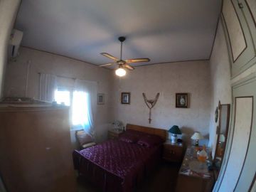 VENTA: CASA DE 2 DORMITORIOS EN SANTA ROSA, BARRIO NUESTRA SEÃORA DE LUJAN