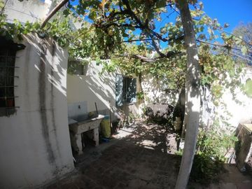 VENTA: CASA DE 2 DORMITORIOS EN SANTA ROSA, BARRIO NUESTRA SEÃORA DE LUJAN